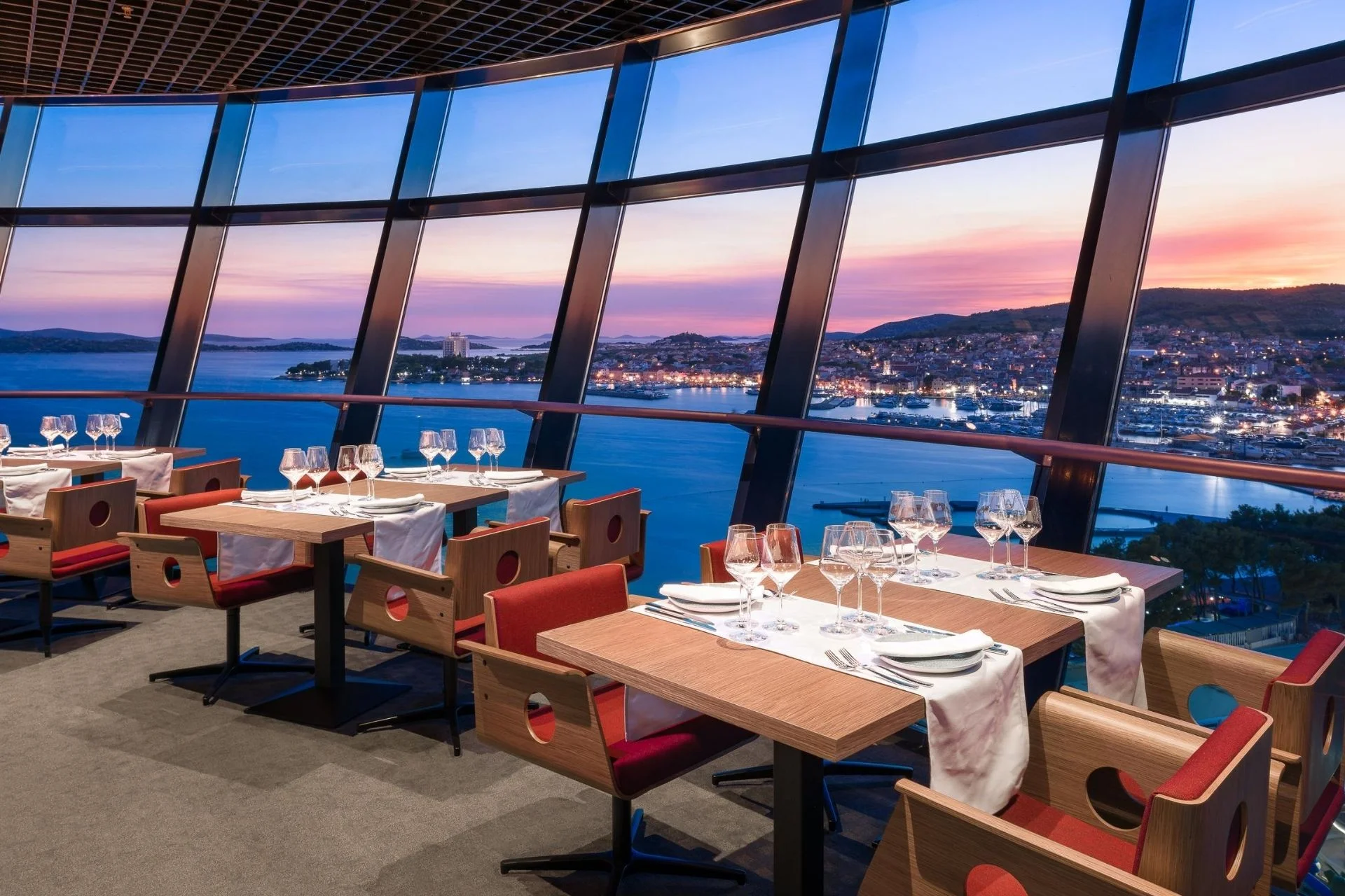 Panoramski restoran hotela Olympia Sky s pogledom na Vodice